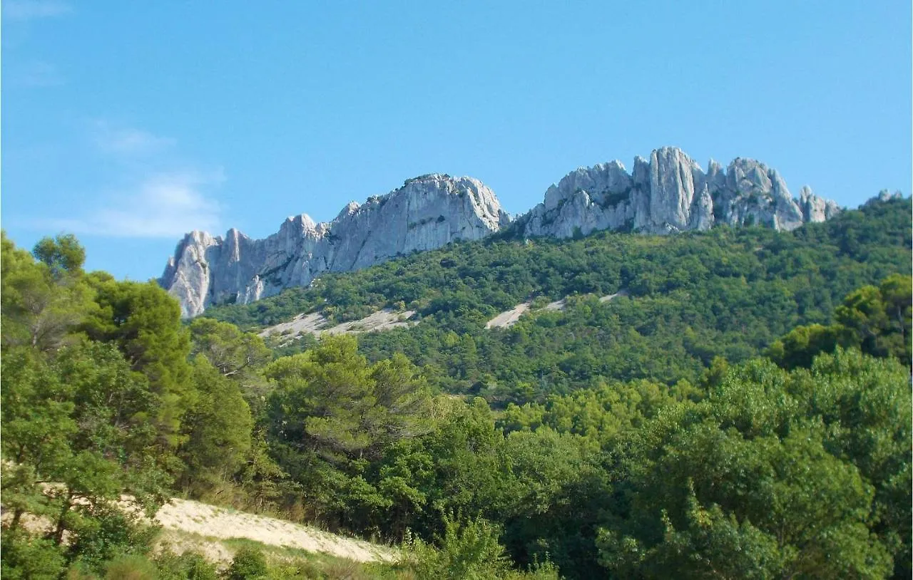 Gorgeous Stacaravan In Entraigues-Sur-La-Sorgue Campsite